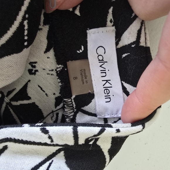Calvin Klein White And Black Floral Stretchy Sheath Dress Womens Size 8. - Picture 6 of 7